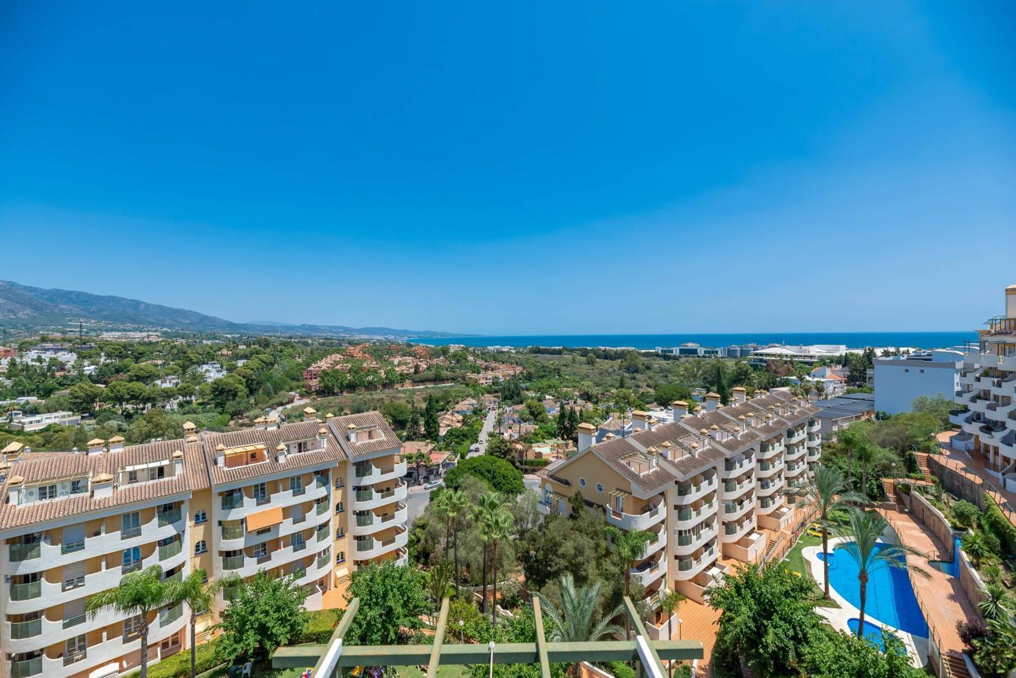 Apartament Elegant 2 Bdrm Penthouse With Bbq And Pools Marbella Zewnętrze zdjęcie