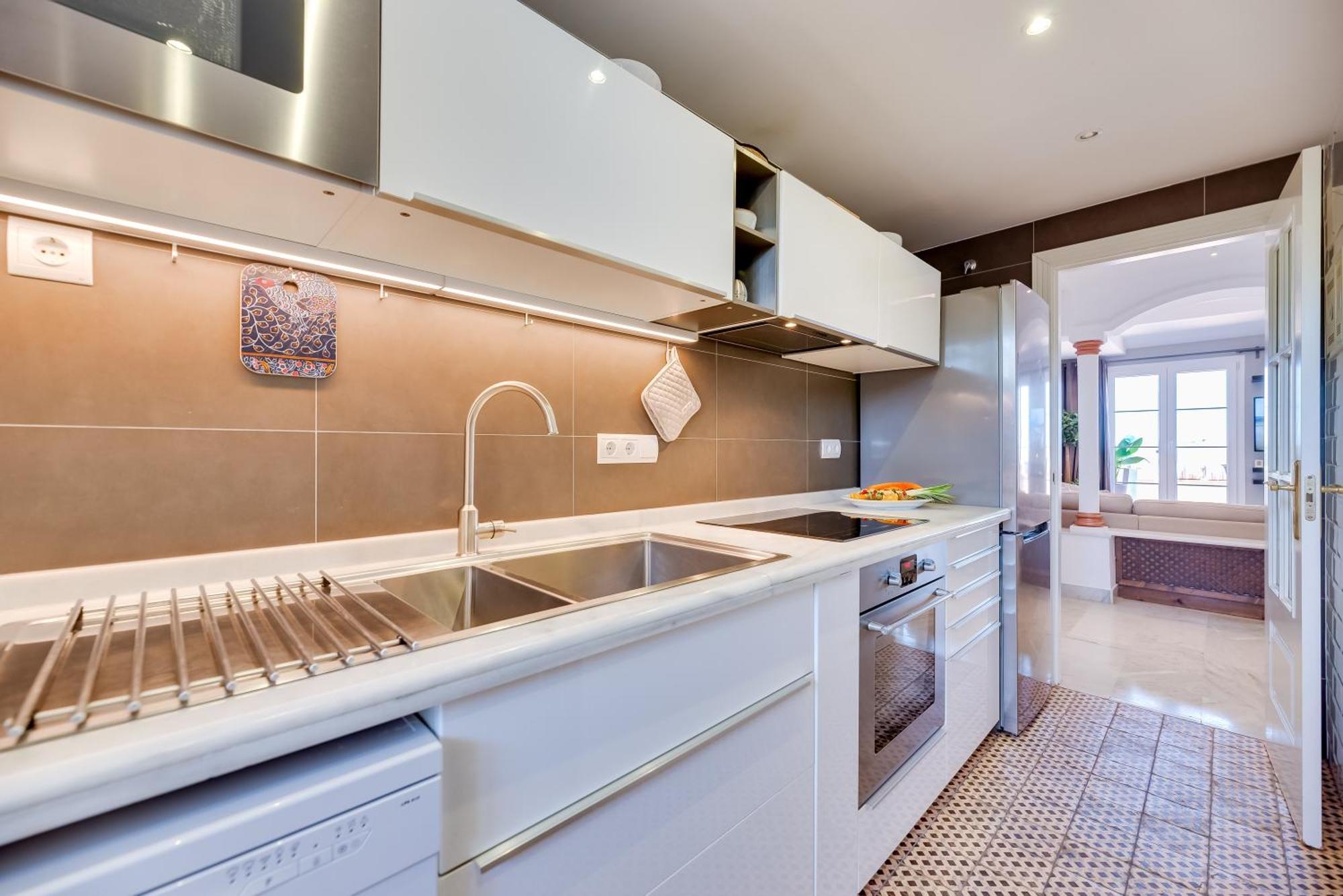 Apartament Elegant 2 Bdrm Penthouse With Bbq And Pools Marbella Zewnętrze zdjęcie
