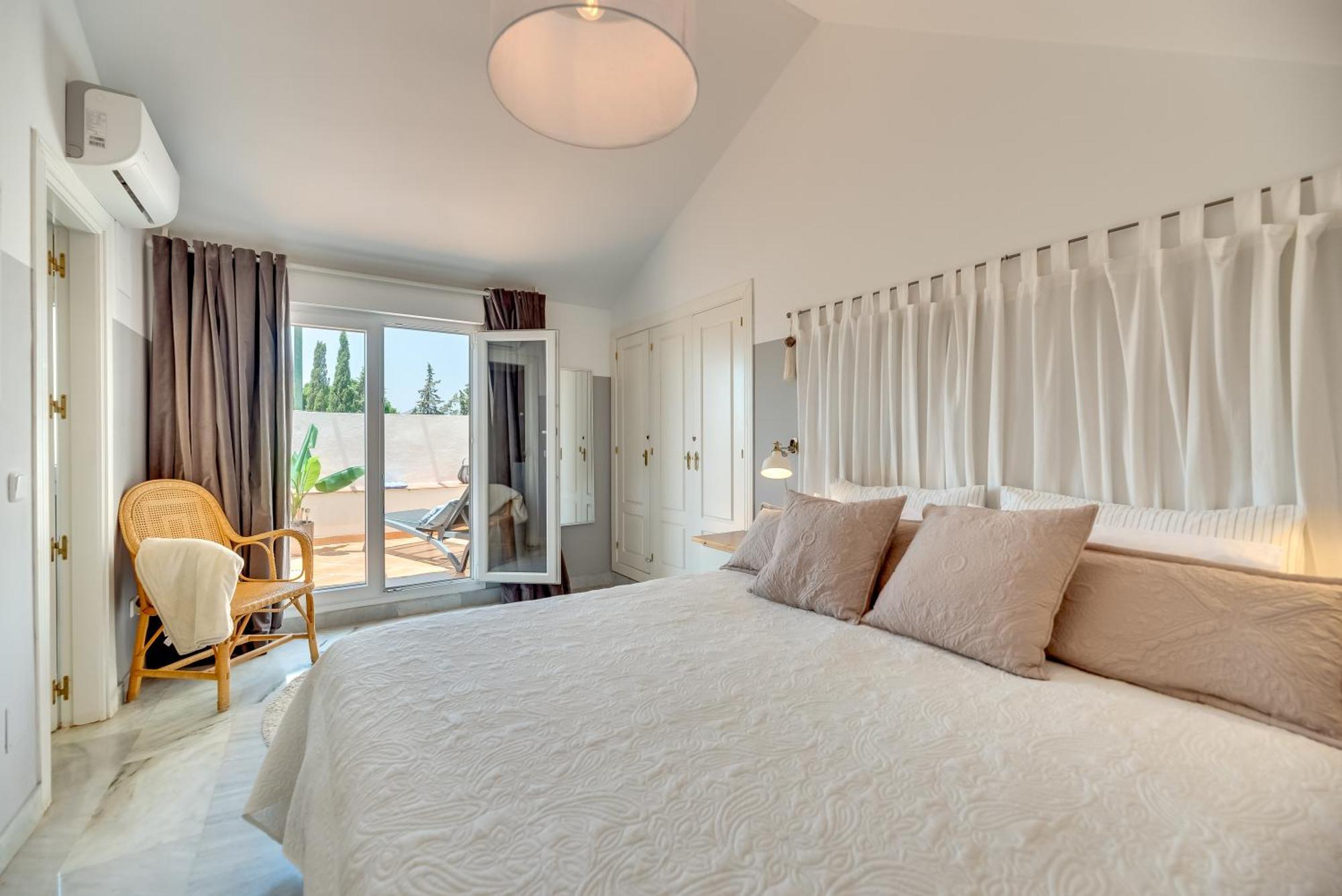 Apartament Elegant 2 Bdrm Penthouse With Bbq And Pools Marbella Zewnętrze zdjęcie