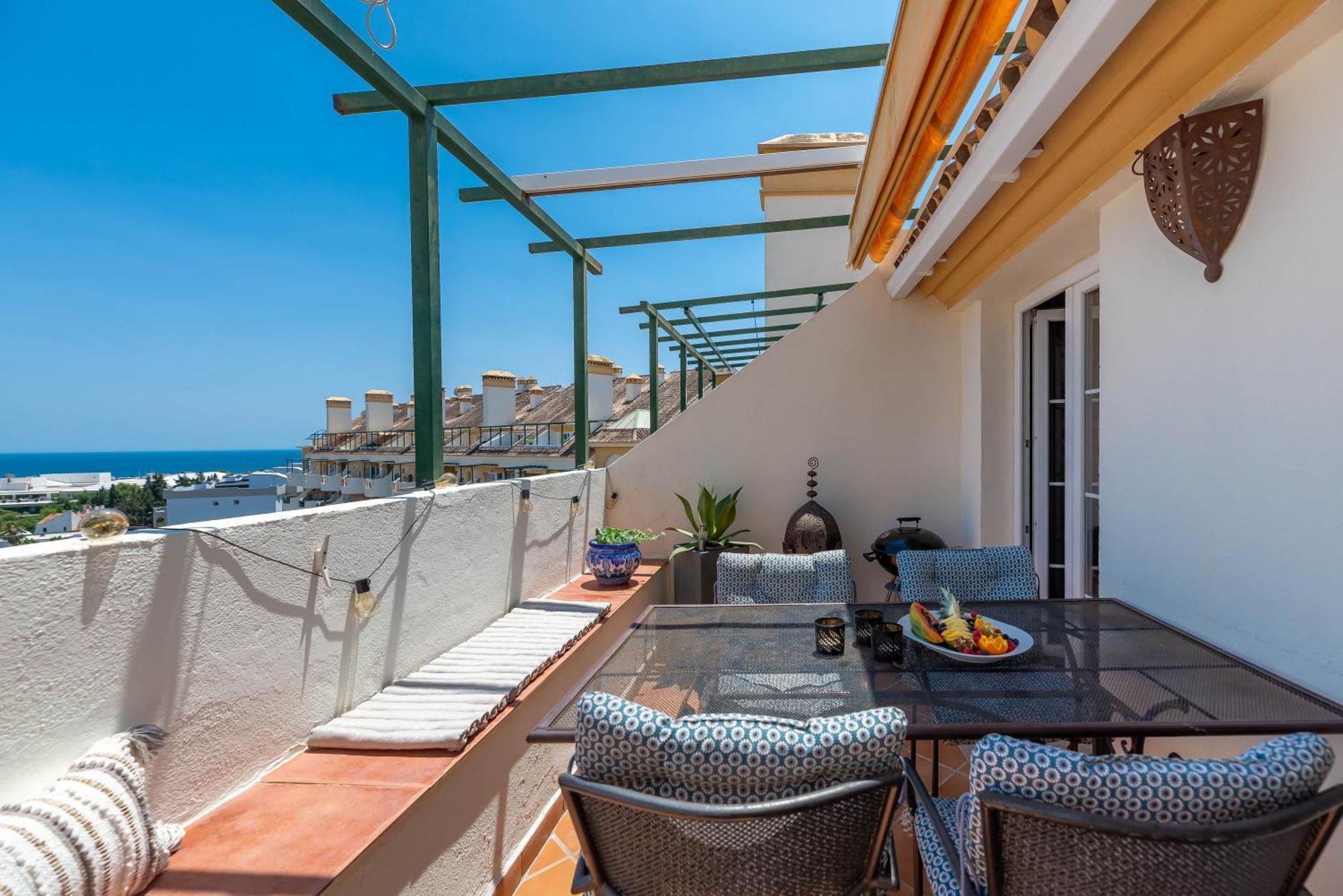 Apartament Elegant 2 Bdrm Penthouse With Bbq And Pools Marbella Zewnętrze zdjęcie