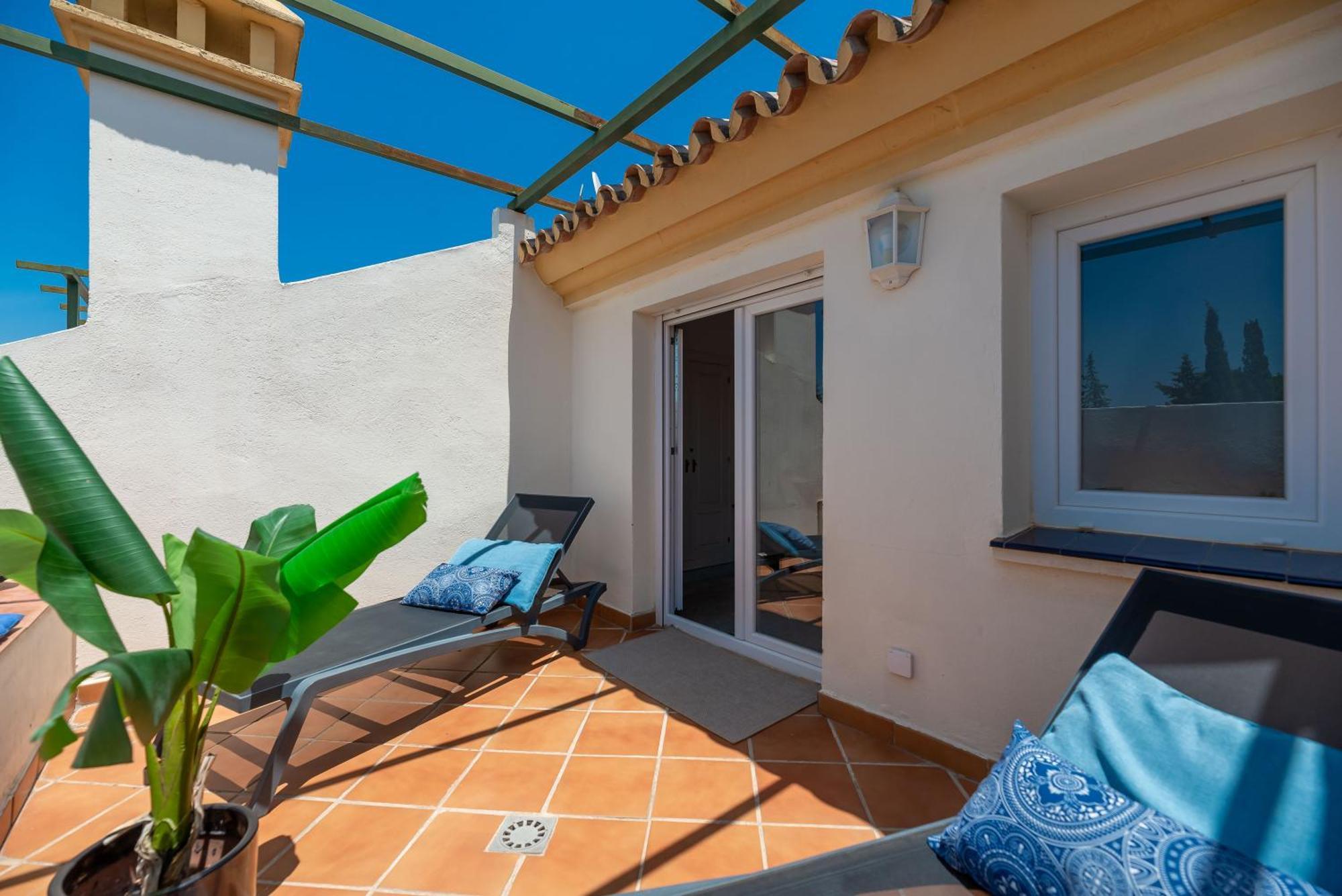 Apartament Elegant 2 Bdrm Penthouse With Bbq And Pools Marbella Zewnętrze zdjęcie