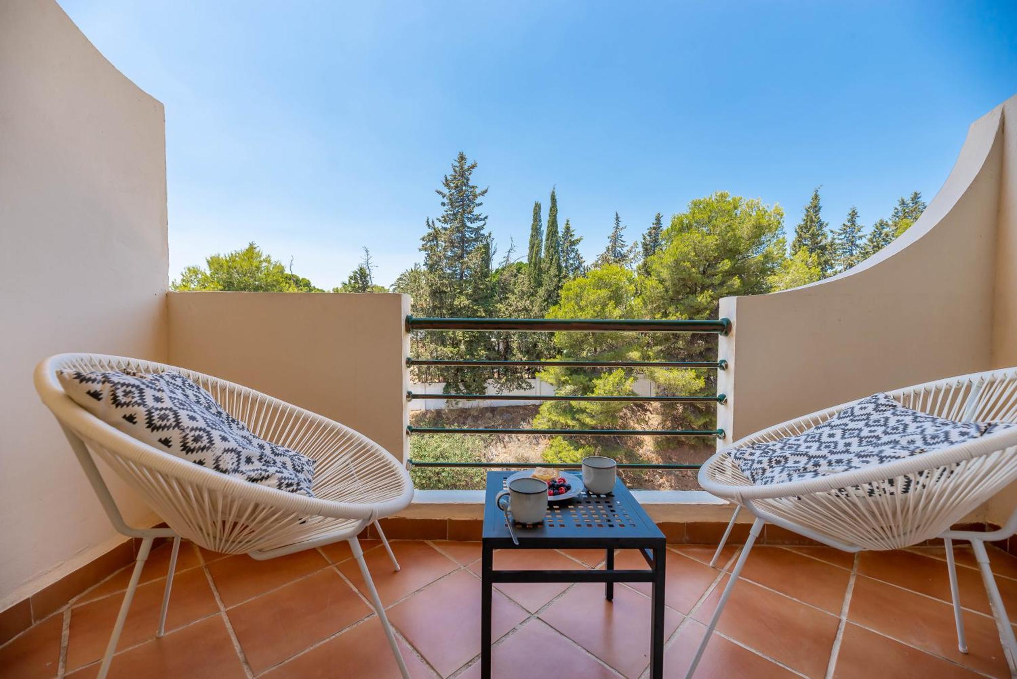 Apartament Elegant 2 Bdrm Penthouse With Bbq And Pools Marbella Zewnętrze zdjęcie